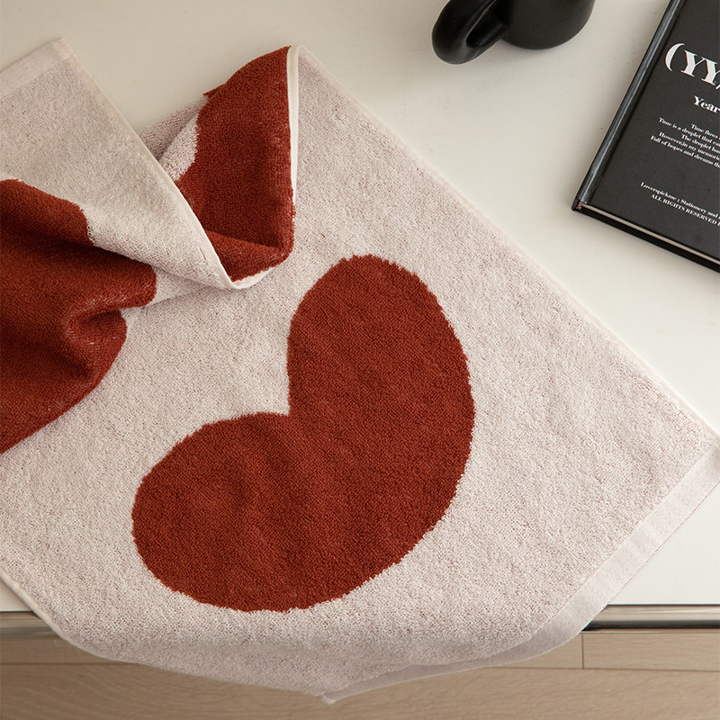 新品纯棉三颗大爱心毛巾 大提花色织浴巾精梳棉时尚简约面巾