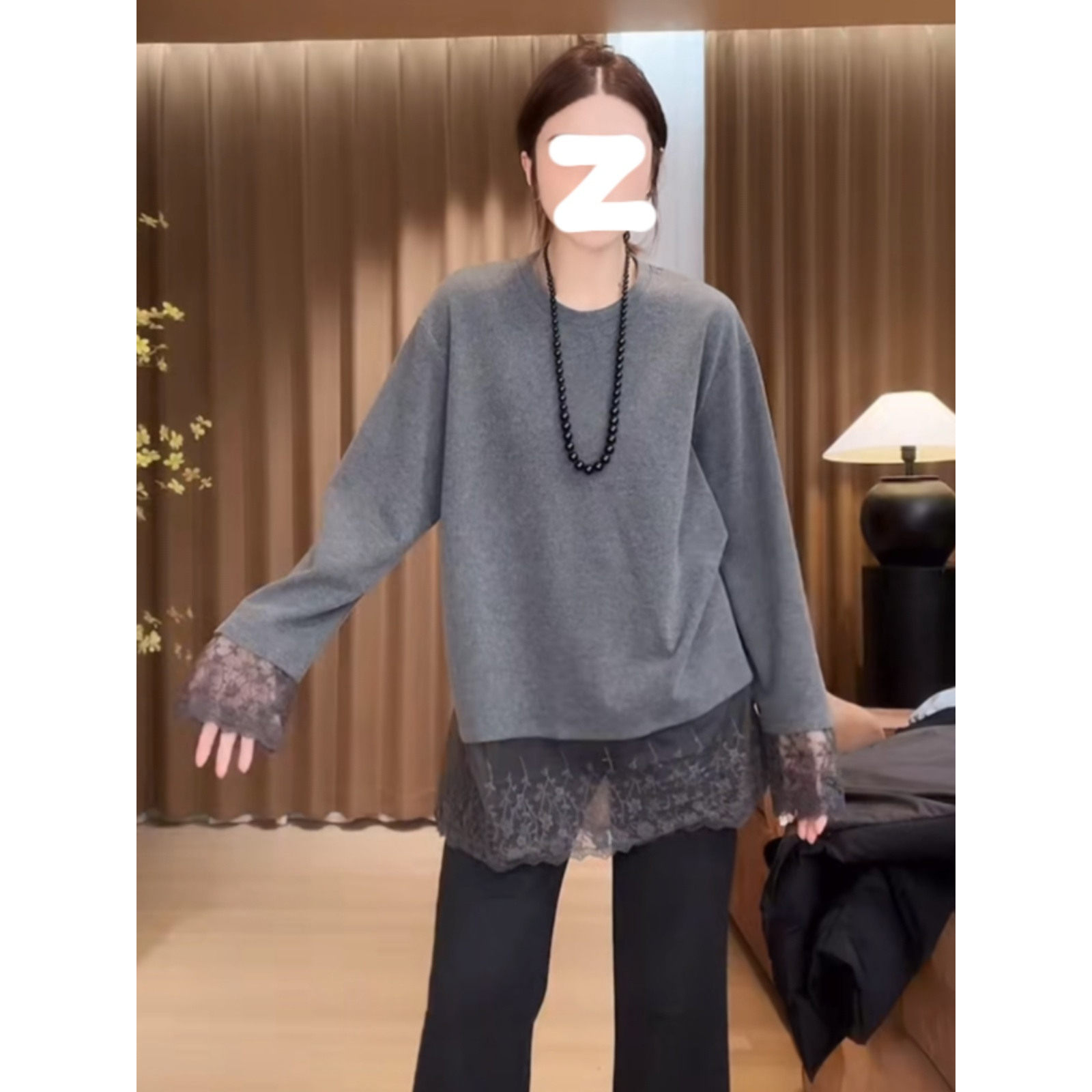 高级感蕾丝打底衫女春秋新款长袖t恤慵懒中长款搭配鲨鱼裤的上衣