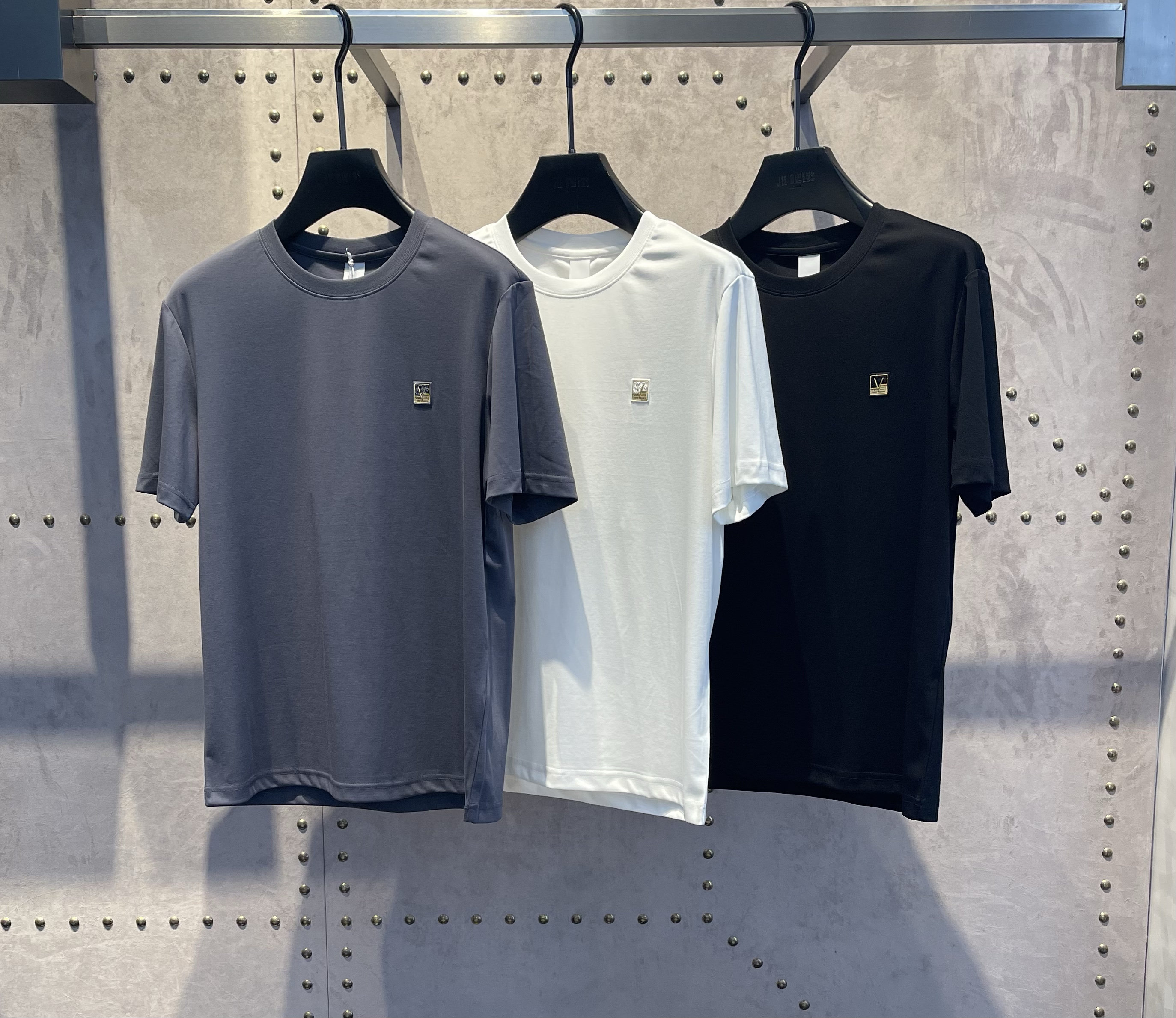 26春夏新新品男士黑色/蓝灰/白色圆领简洁百搭短袖T恤87078
