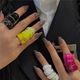 Willa｜太后家彩色烤漆四节盔甲土星戒指 朋克风立体星球情侣指环