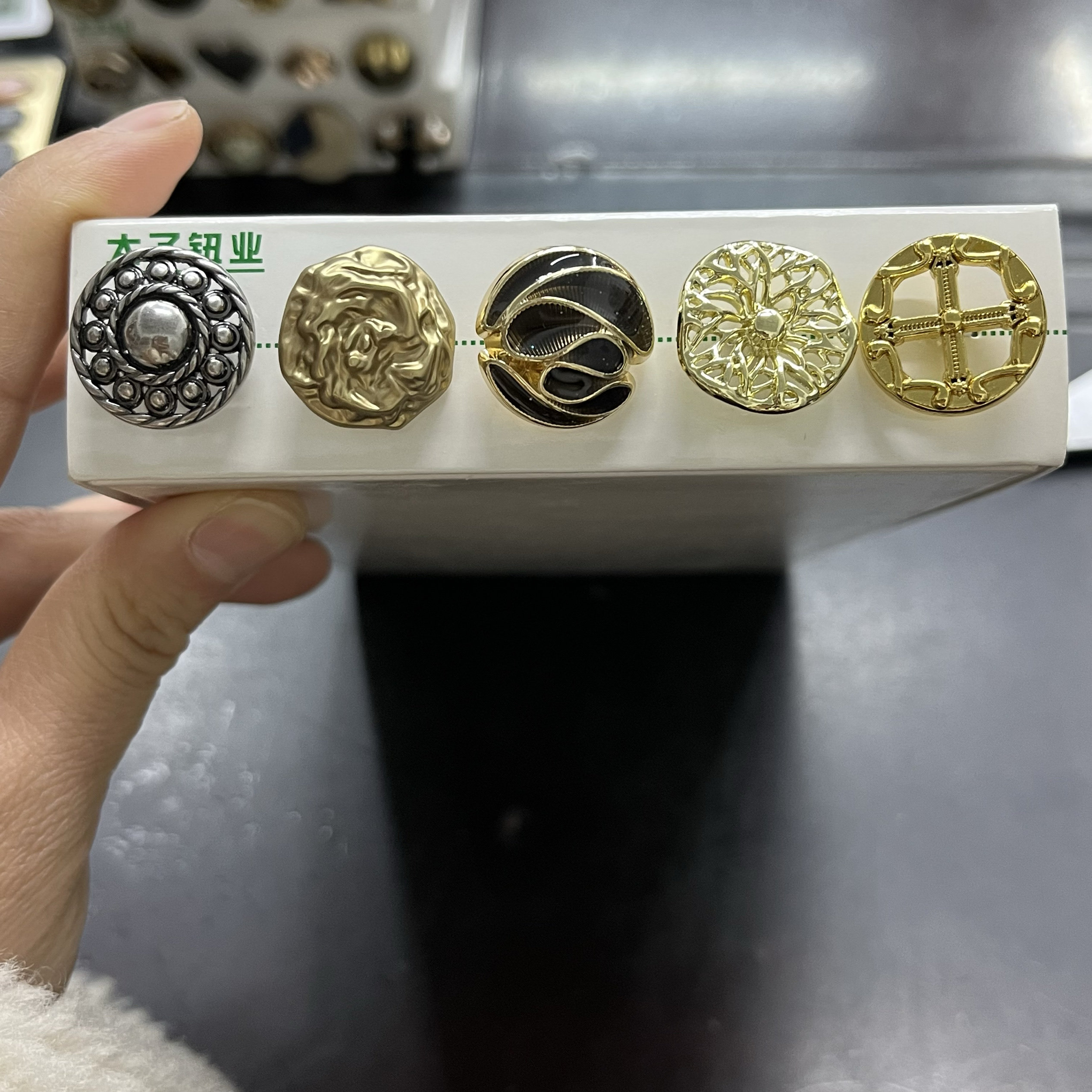 品质大衣纽扣风衣扣子外套西装圆形金属纽扣