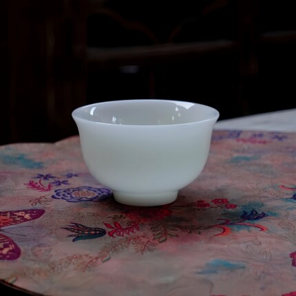 冰种玉瓷压手杯璞玉德化白瓷原矿高温茶杯纯白羊脂玉瓷单个主人杯