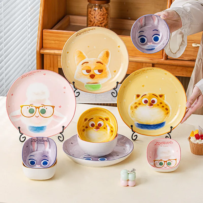 疯狂动物城卡通米饭碗花边盘子陶瓷家用套装釉下彩开业礼品碗盘
