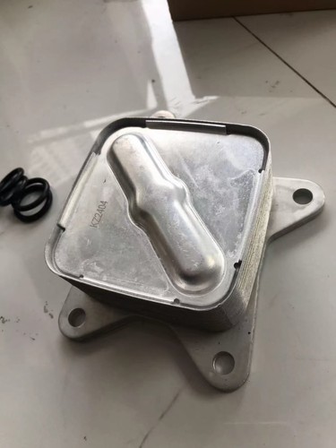 适用丰田兰德酷路泽陆巡1VD VDJ200机油散热器冷却器 15710-51011