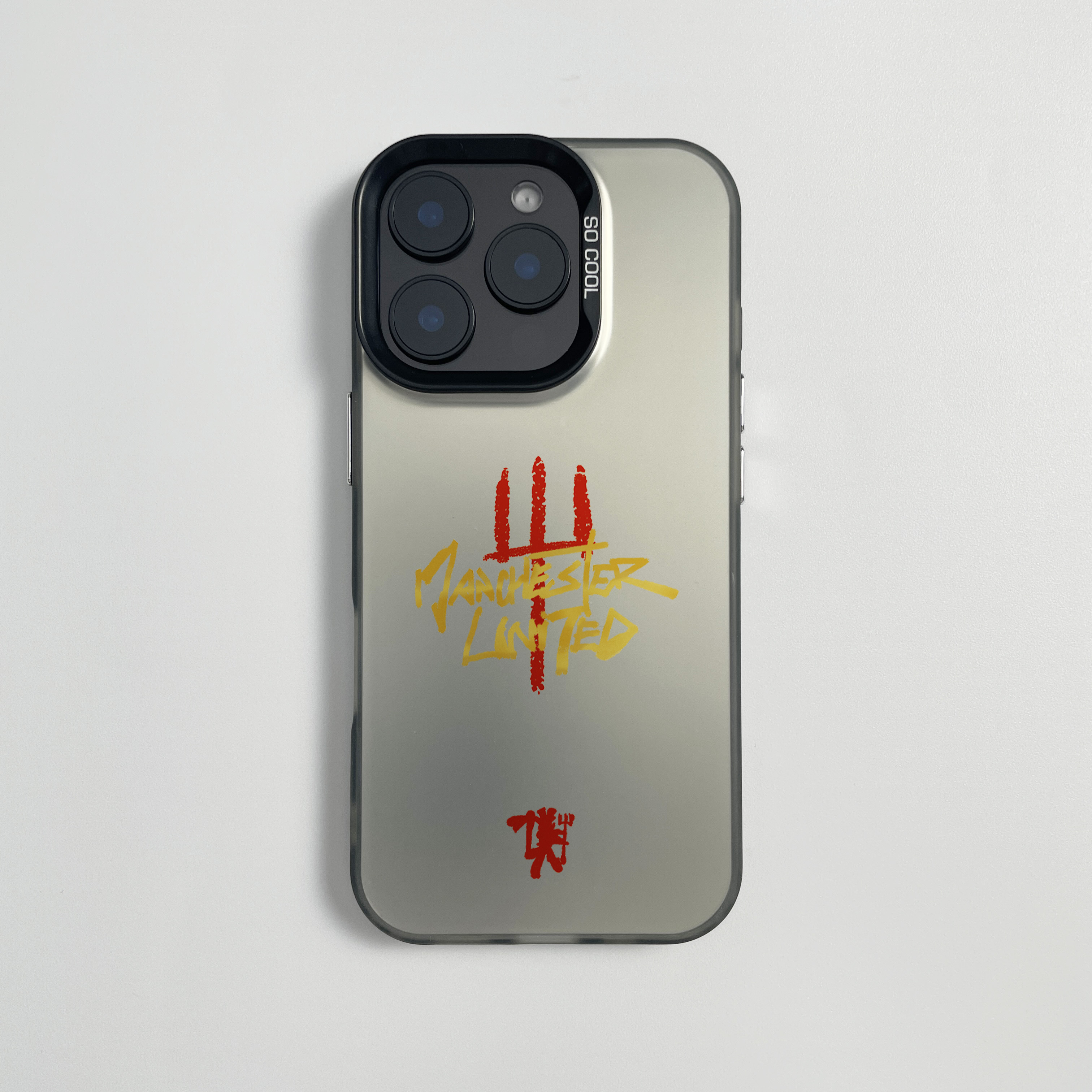 曼联恶魔三叉戟适用于苹果17air手机壳iphone16e体育15PLUS足球14磨砂13男xsmax体育12pro女11新款保护套