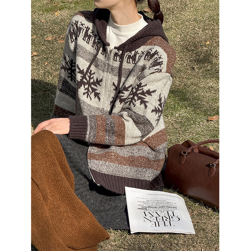 费尔岛连帽毛衣女款2025新款