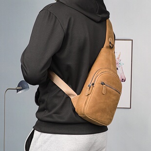 2026春夏新款复古真皮胸包男款男包斜挎包疯马皮挎包大容量单肩包