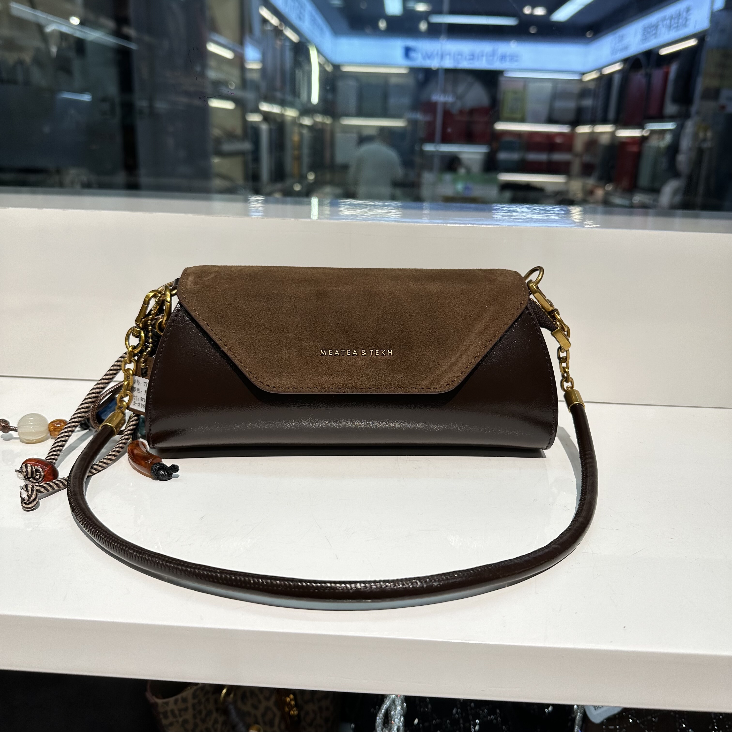 美缇新款女包时尚百搭单肩斜挎包洋气小众设计感轻便纯色包手提包