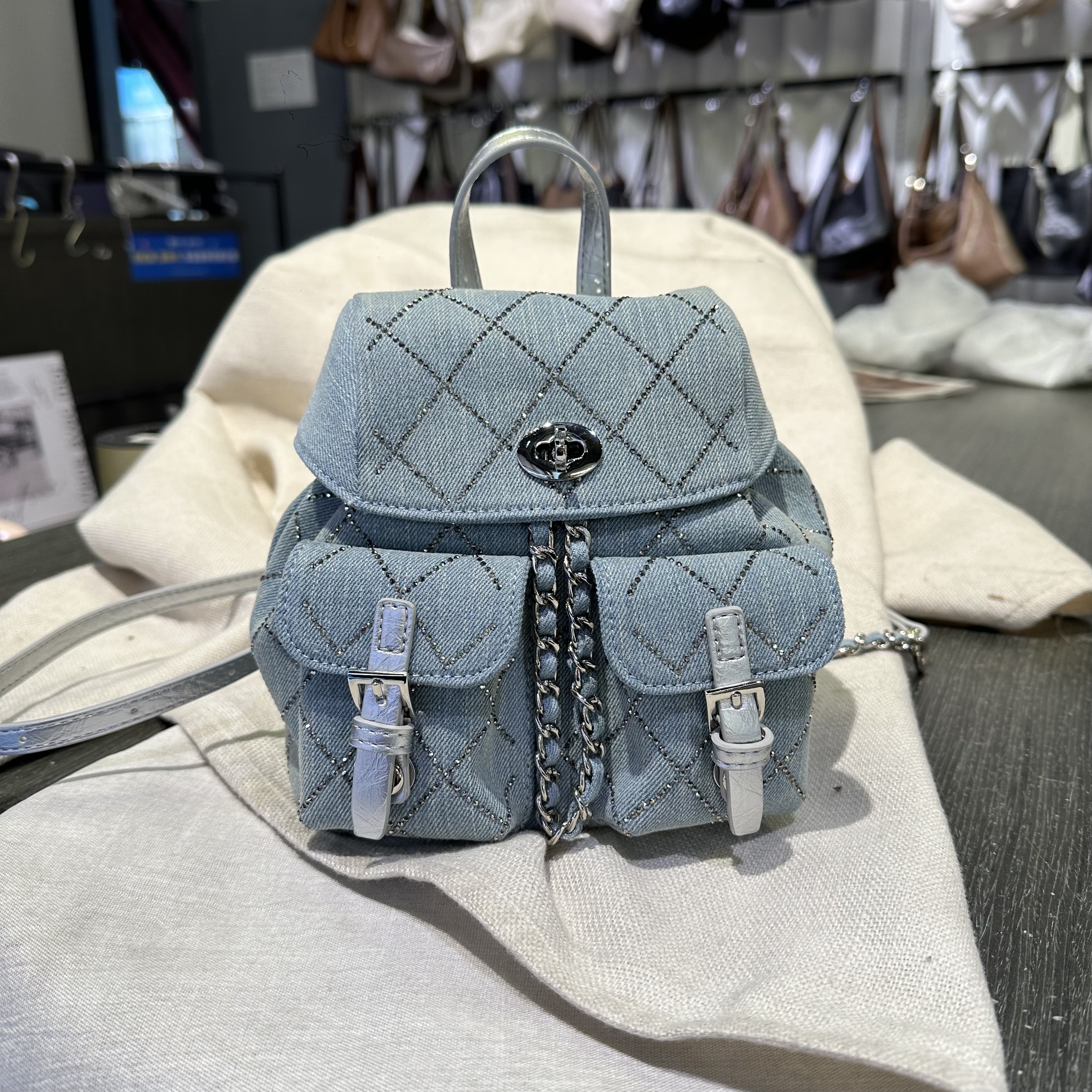 好莱奴新款时尚牛仔布烫钻手提双肩青蛙包百搭通勤软皮休闲女包潮