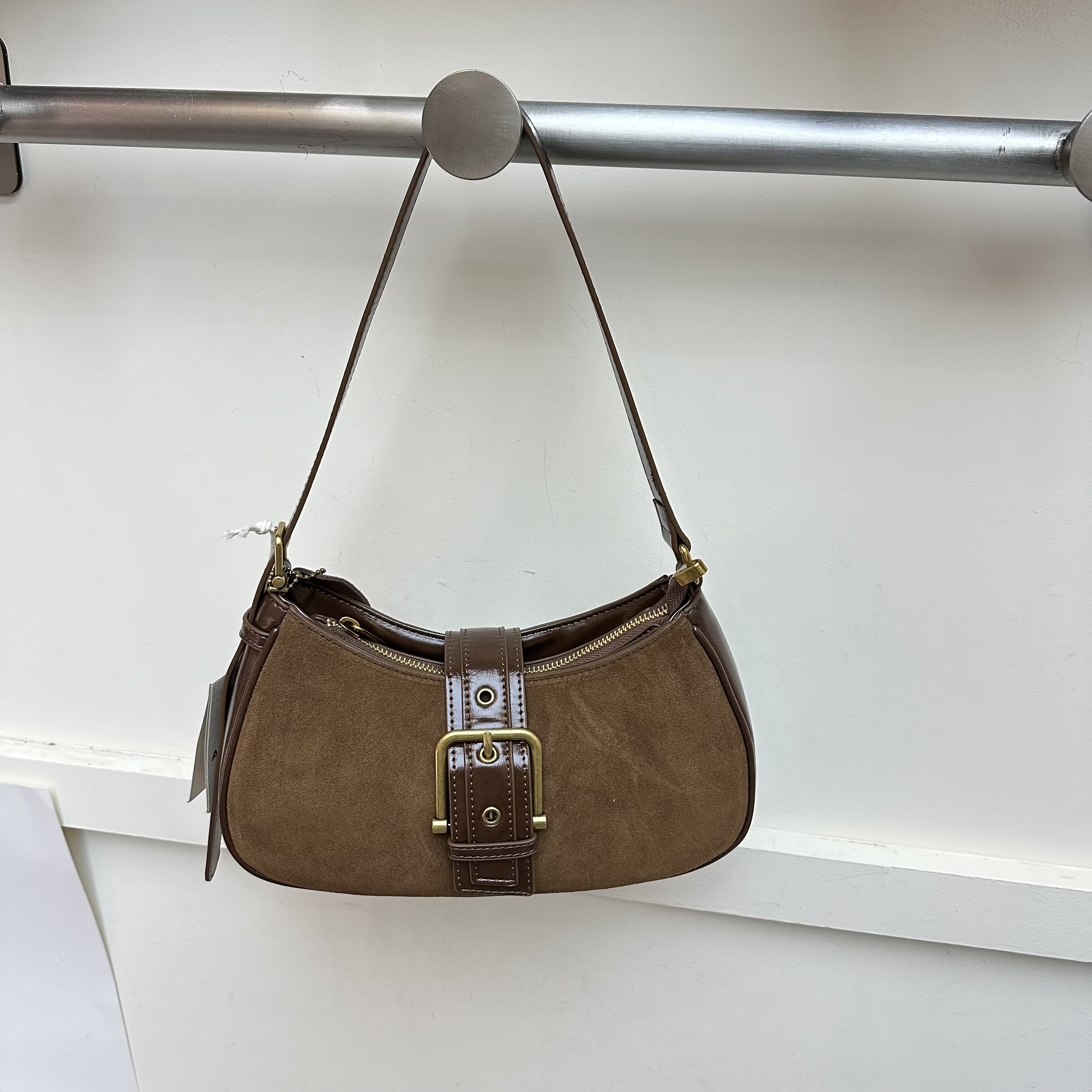 皮带扣装饰新款复古磨砂皮腋下包简约单肩斜挎包韩版洋气百搭女包