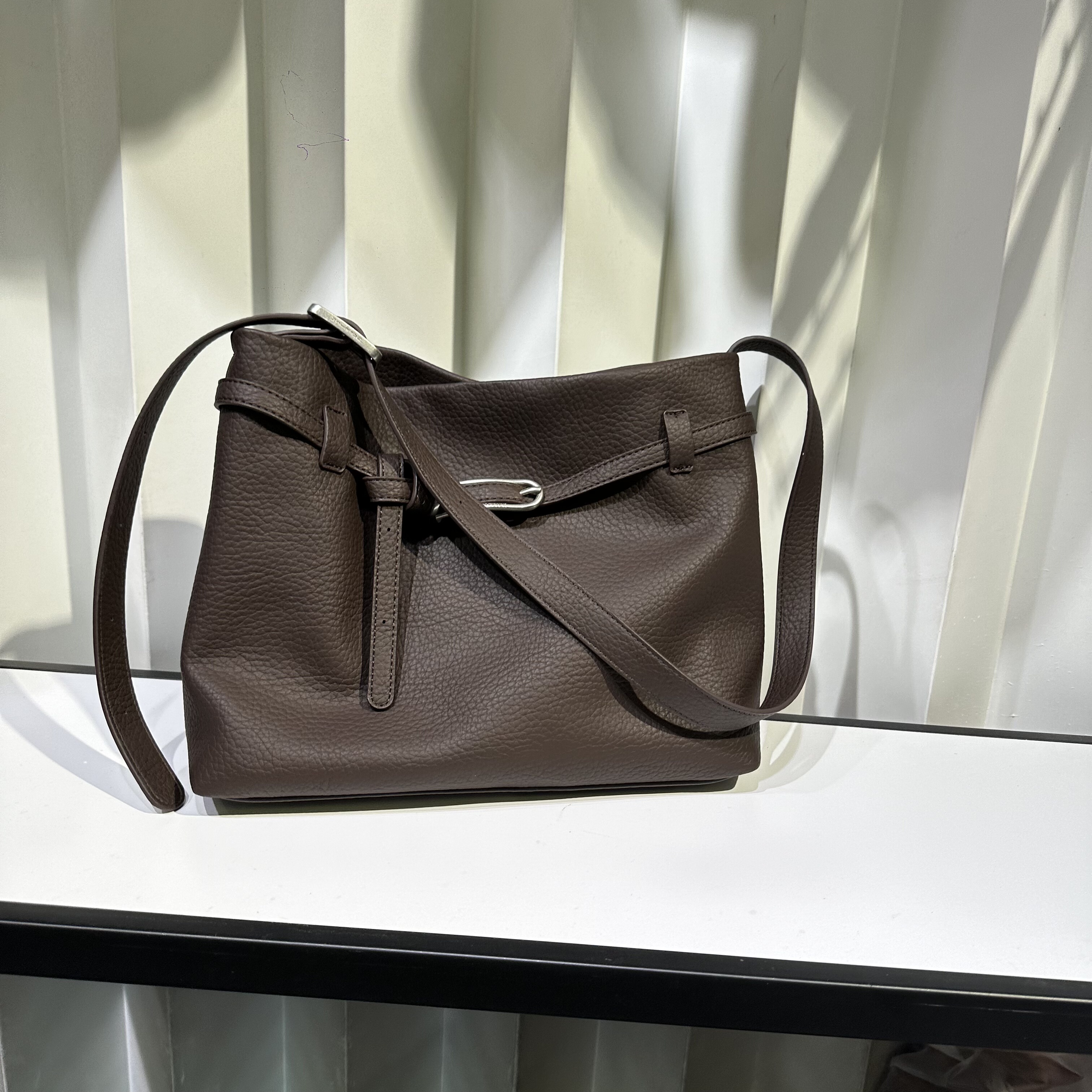 荔枝纹软皮休闲慵懒风大容量单肩斜挎实用通勤韩版女包时尚百搭包