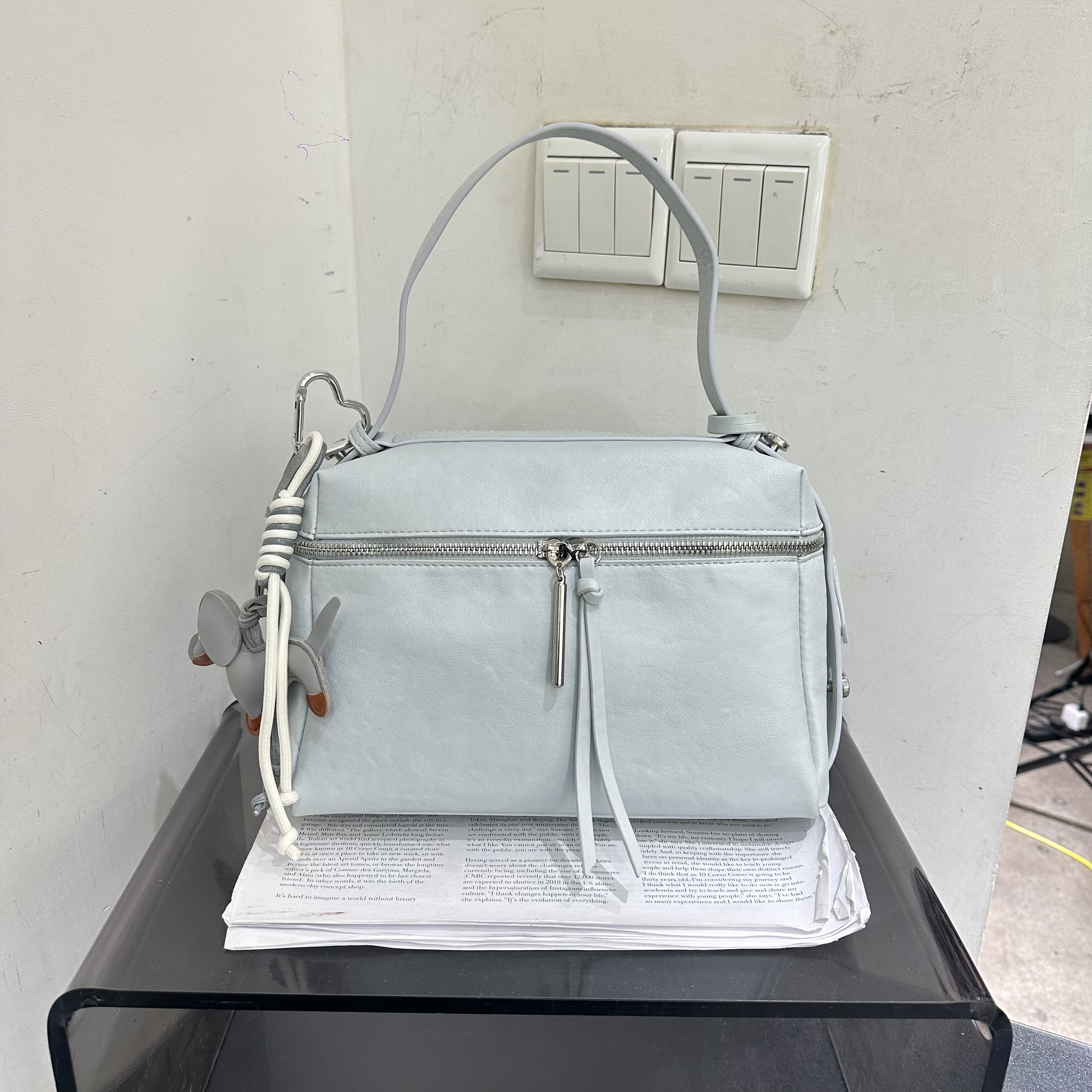 同丰新款软皮大容量手提单肩斜挎多用女包时尚百搭通勤轻便纯色包