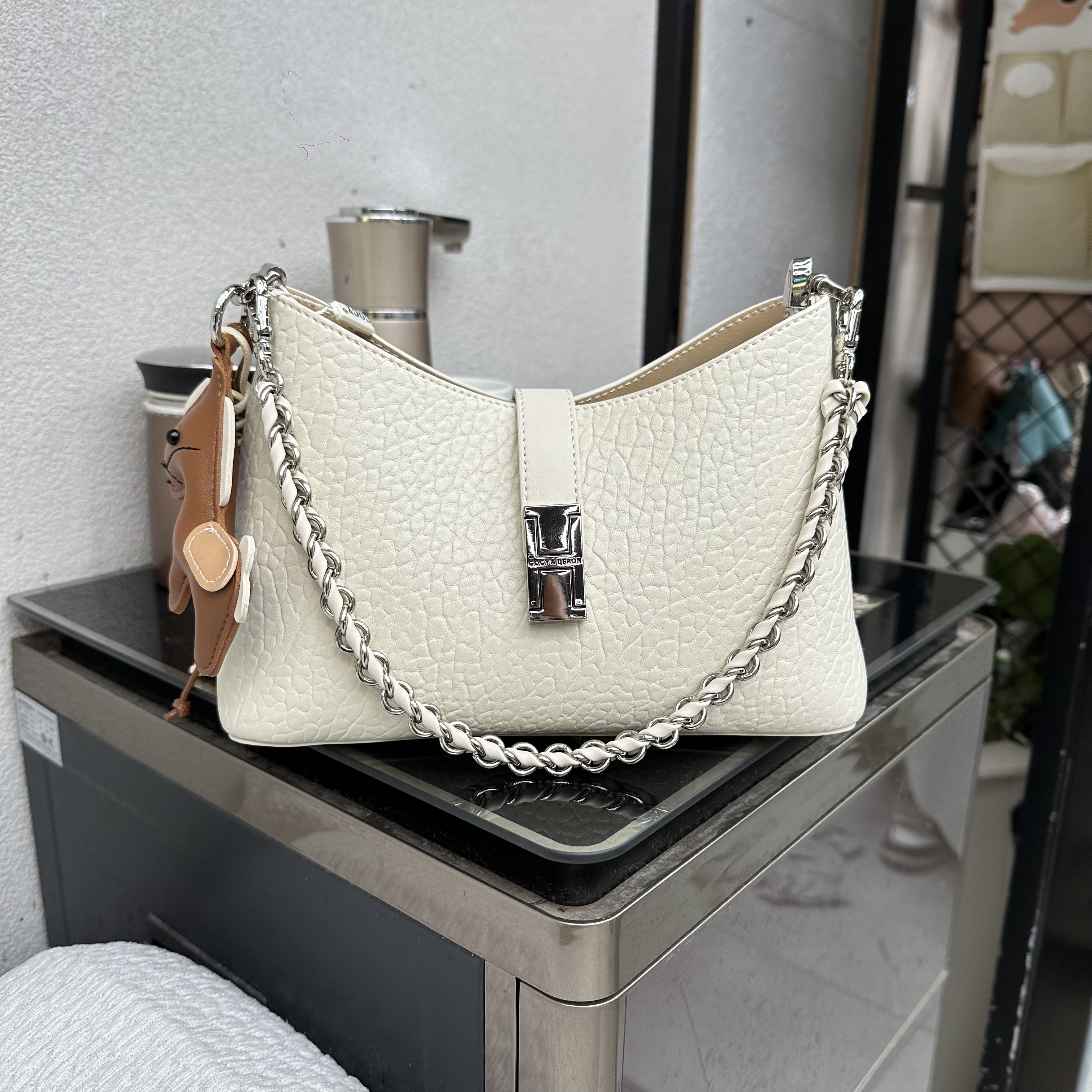 黑白色泡泡纹链条单肩腋下包分层实用软皮新款时尚斜挎包休闲女包