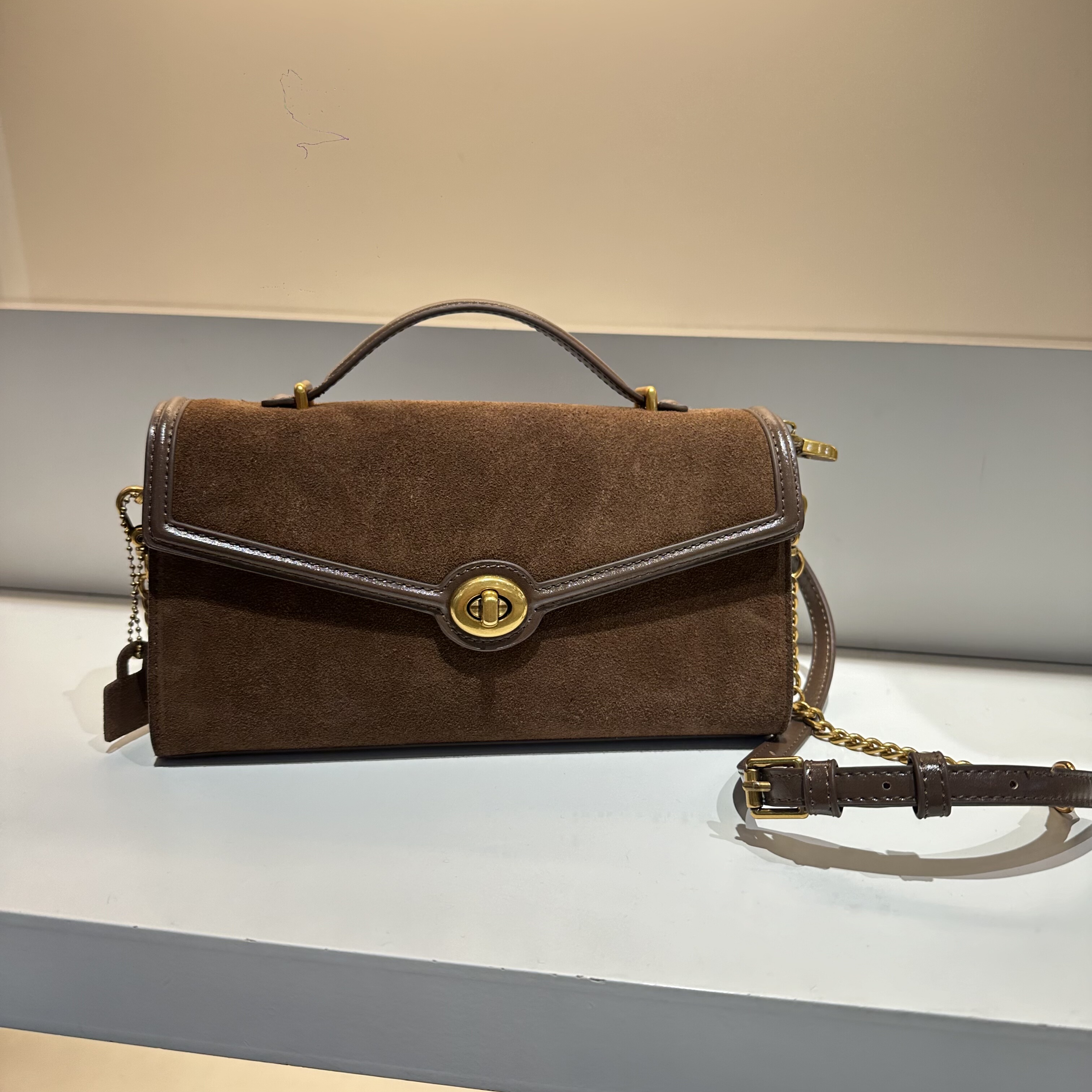 美缇新款复古手提包锁扣定型休闲时尚简约斜挎百搭洋气女包大容量