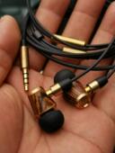 千元 插拔式 复合铍膜单元 纯铜加檀木发烧重低音耳机MMCX
