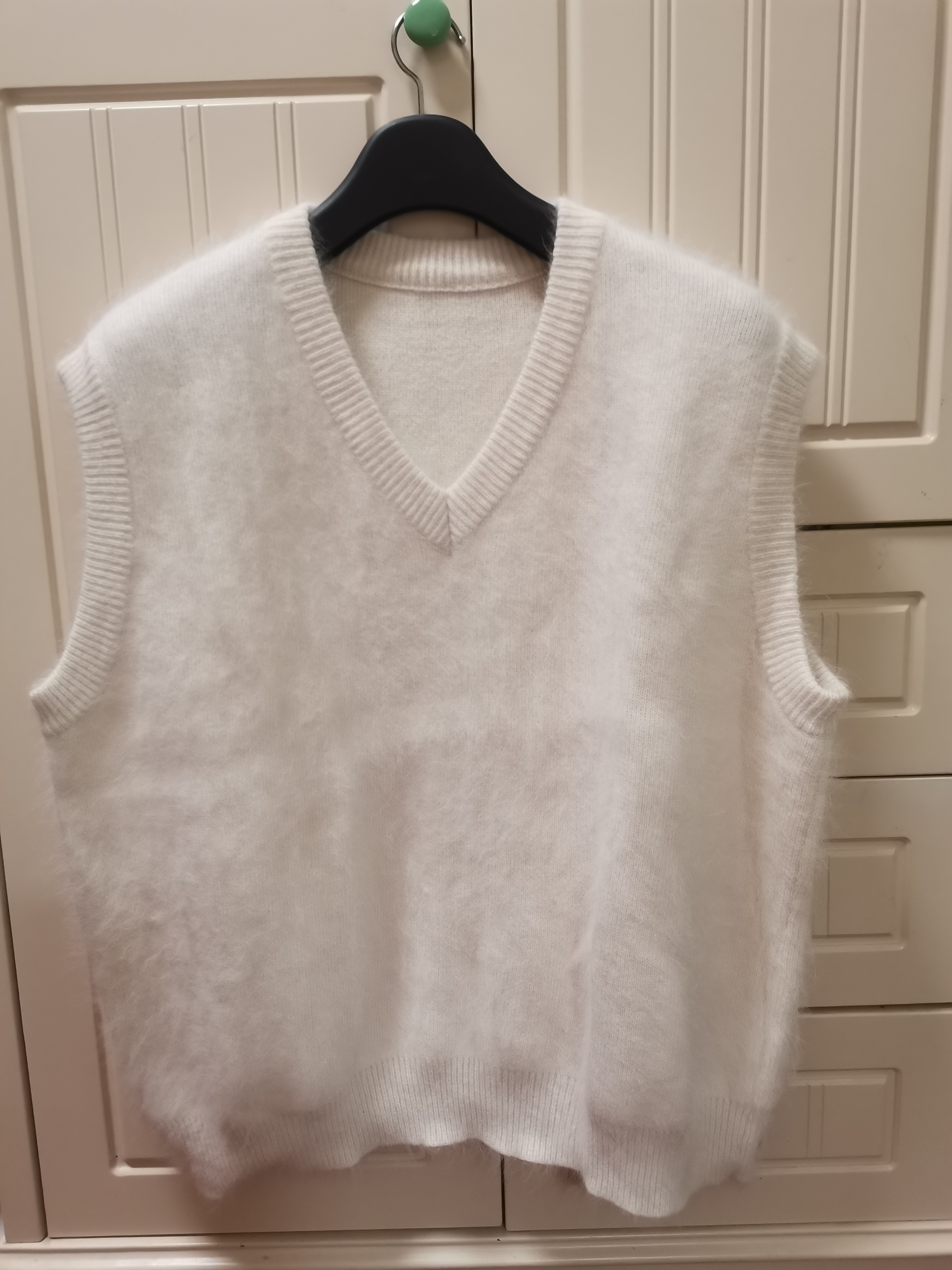 2024年秋季V领  大码  宽松 韩版 马甲 白色兔毛 毛衣背心