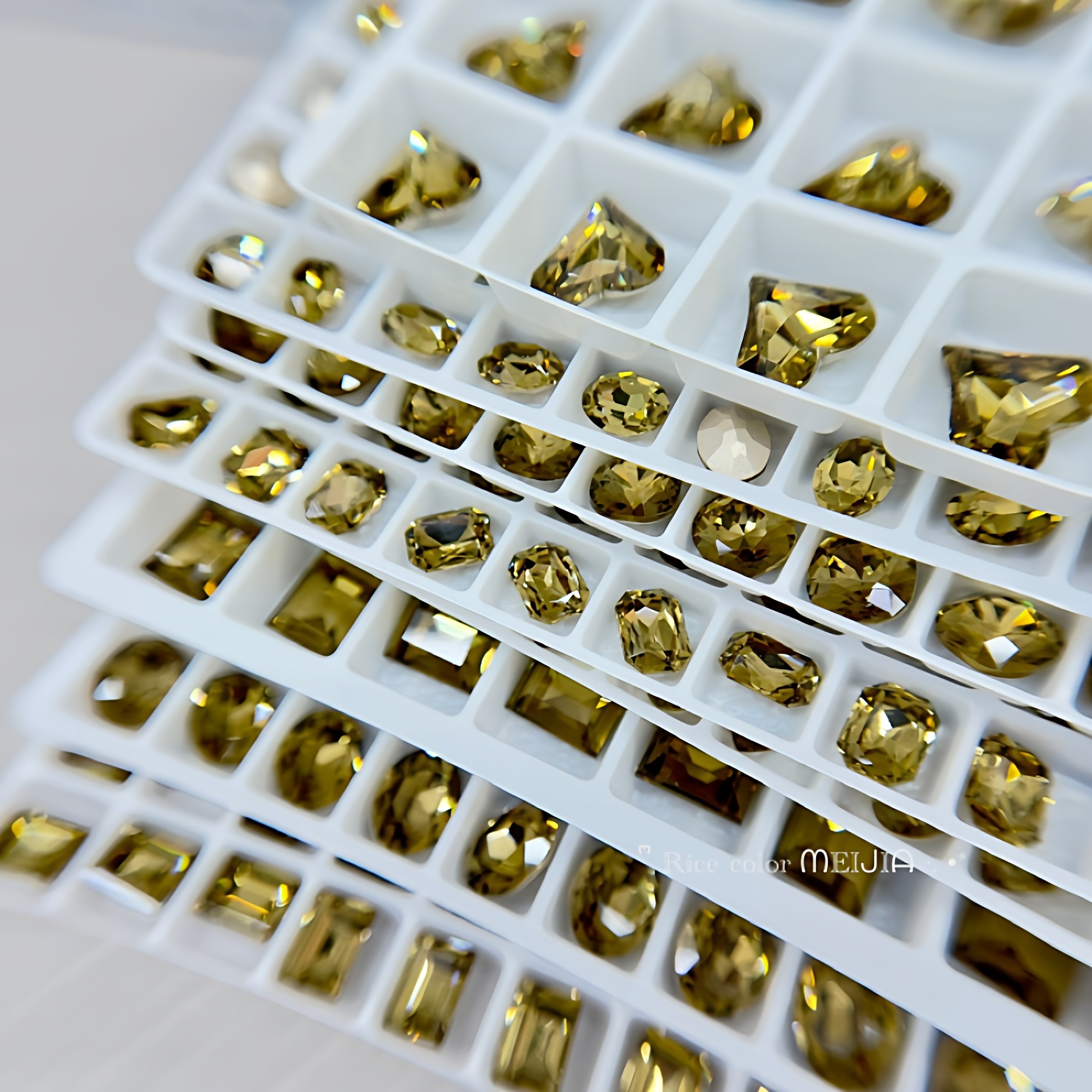 咖啡色尖底异形美甲钻 爆闪水钻diy饰品配件指甲装饰 高品质闪钻,彩妆/香水/美妆工具,指甲装饰,淘宝优惠券,粉丝福利购,淘宝优惠卷