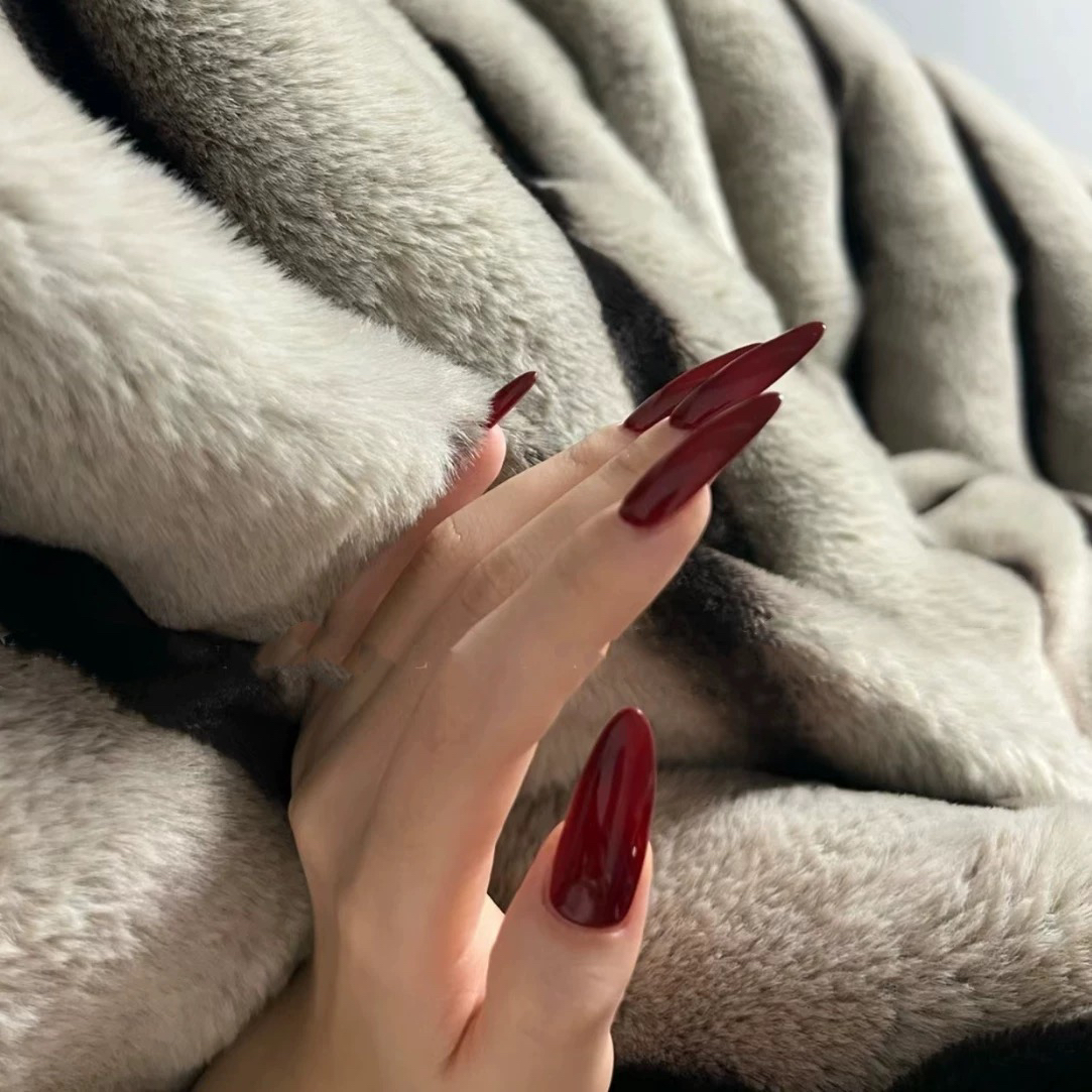 红色穿戴甲纯手工显白纯色穿戴甲酒红红色牛血色透色穿戴甲高级感