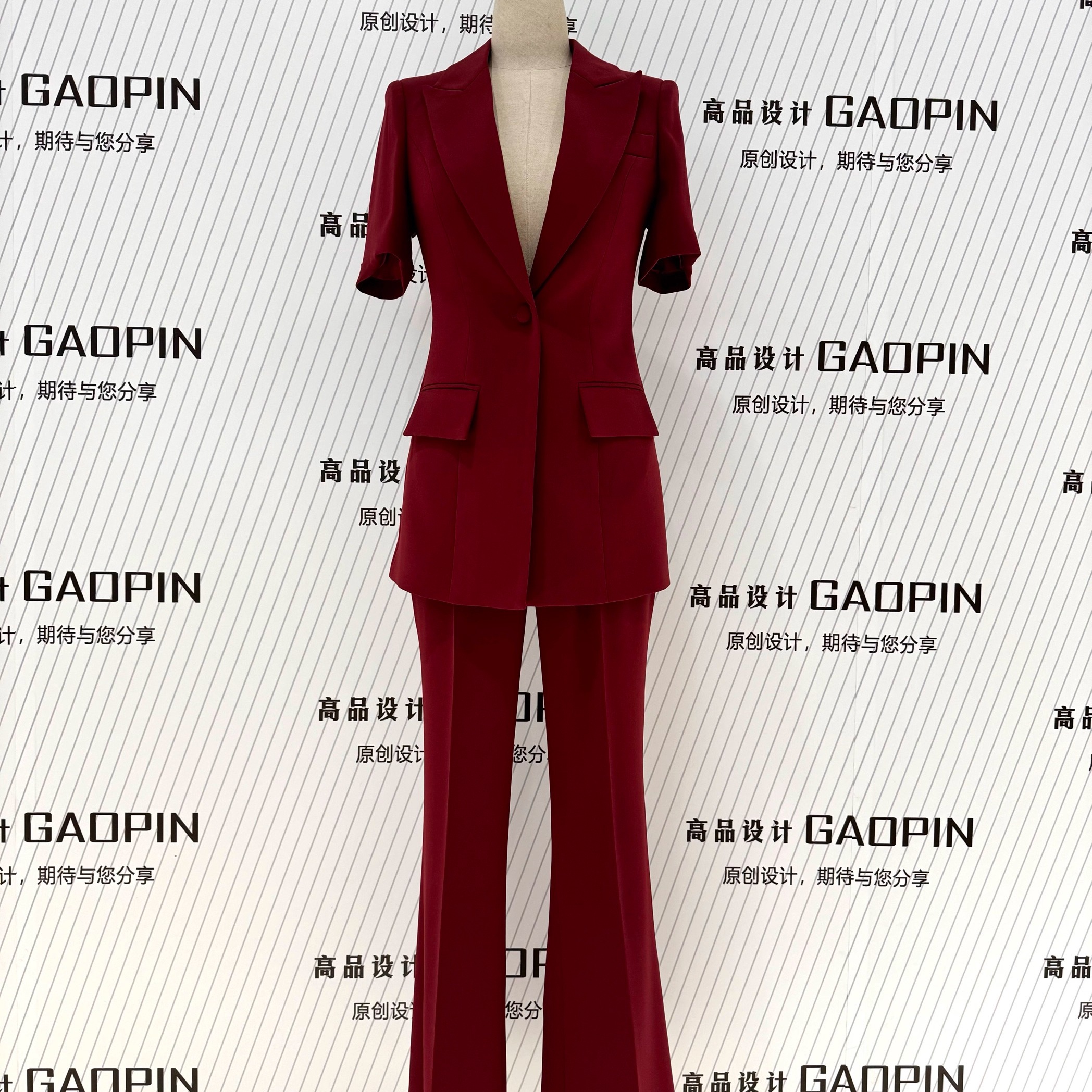 2025夏季新款酒红色职业西装套装女薄款短袖修身高级感团队西服