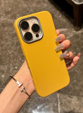 姜黄色皮纹金属框适用苹果16promax手机壳iphone14pro新款17高级感12个性13保护套15promax全包防摔简约软壳
