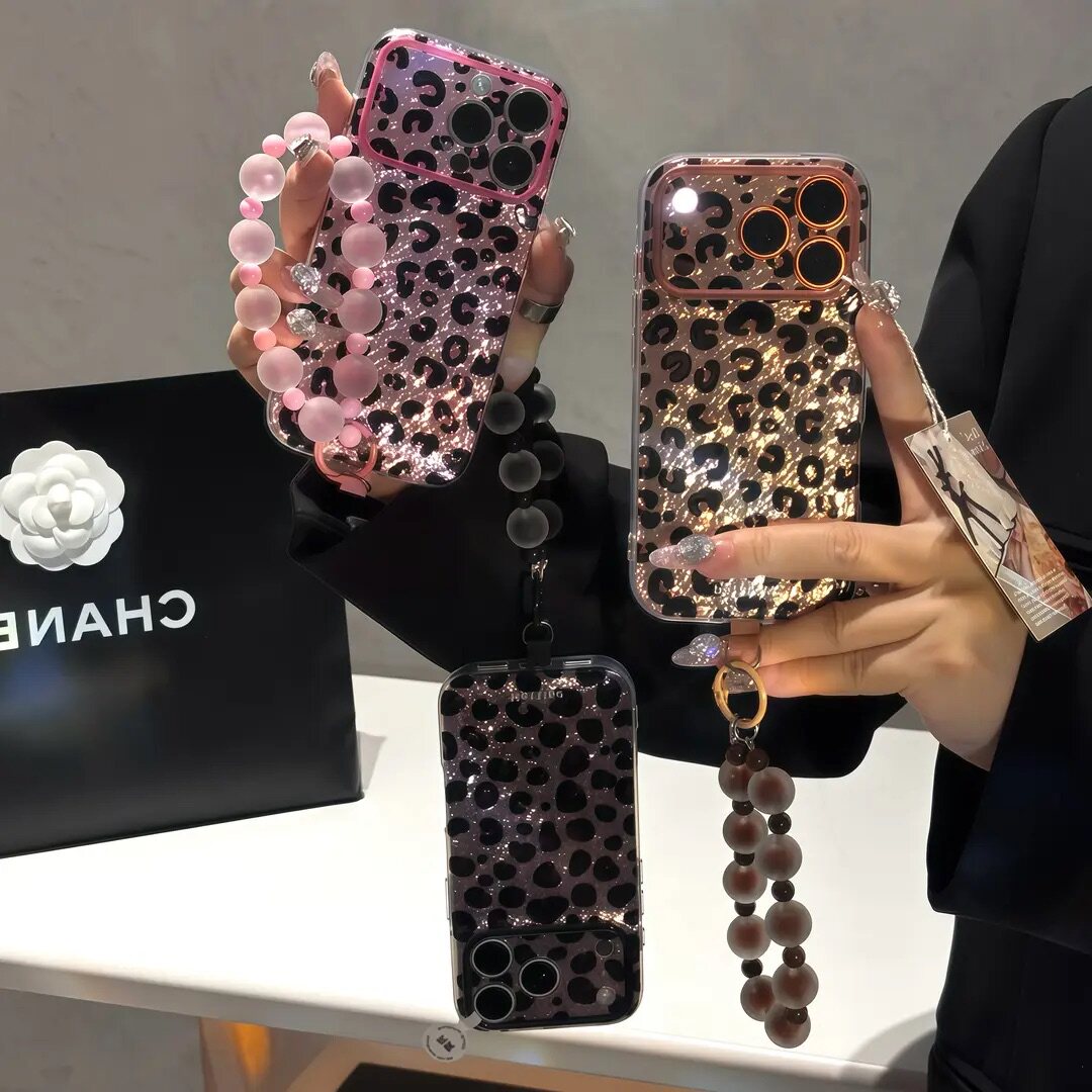 日韩玫红豹纹适用苹果16ProMax手机壳iPhone17/18pro新款15卡通13高颜值14pro创意15pro防摔12粉卡磨砂手链11