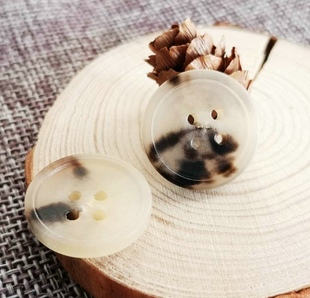 欧美风小边斜眼驼色天然黄牛角扣亚麻衬衣白水牛角扣子