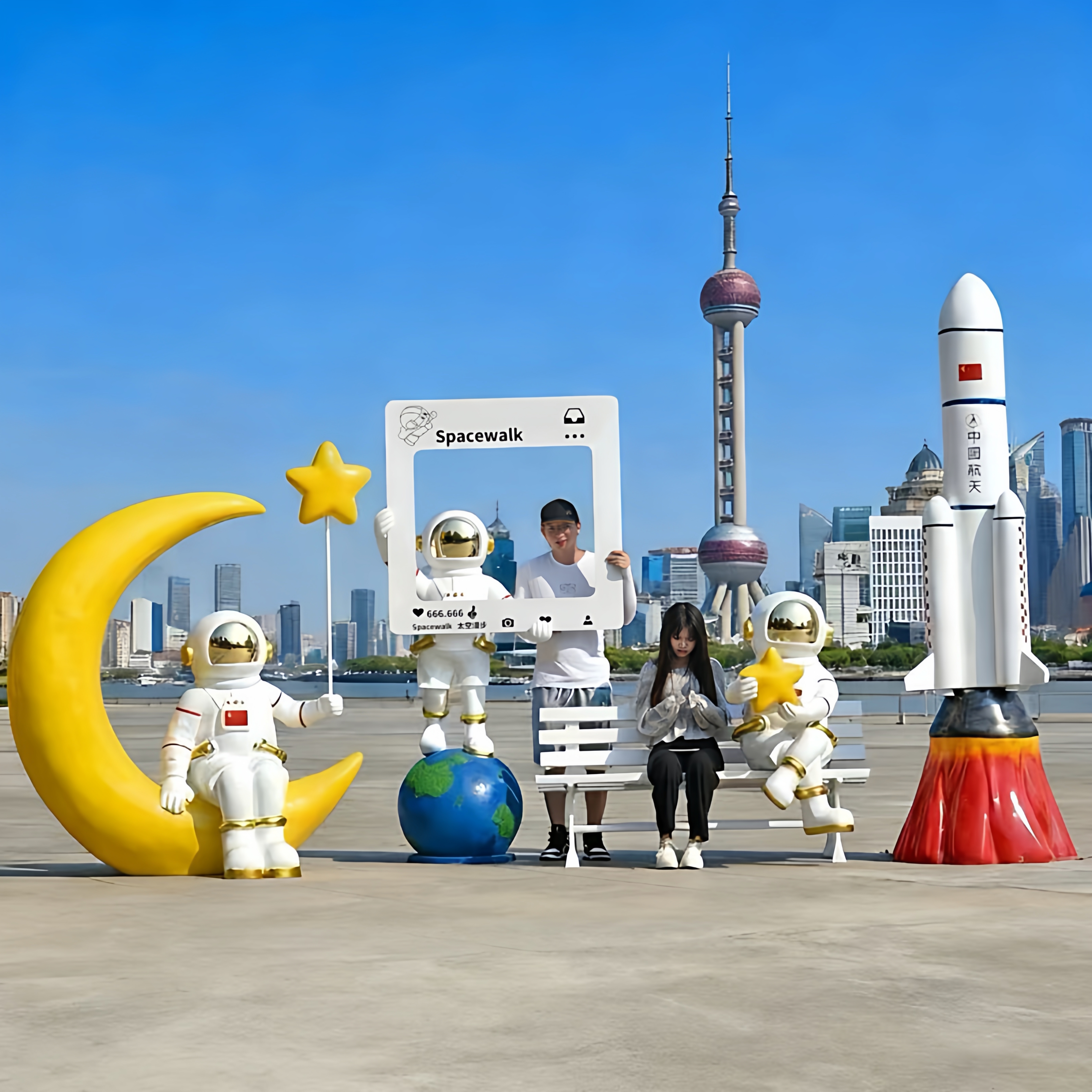 太空人宇航员玻璃钢雕塑航天模型网红打卡商场美陈户外景观大摆件