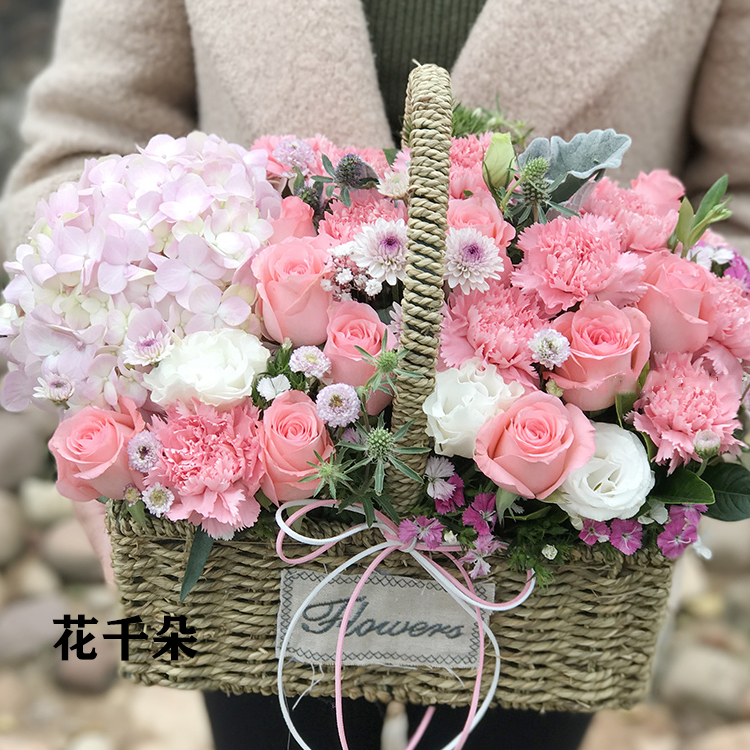 瀋陽の母の日の同城は速く赤い粉の白いカーネーションのバラをプレゼントします。