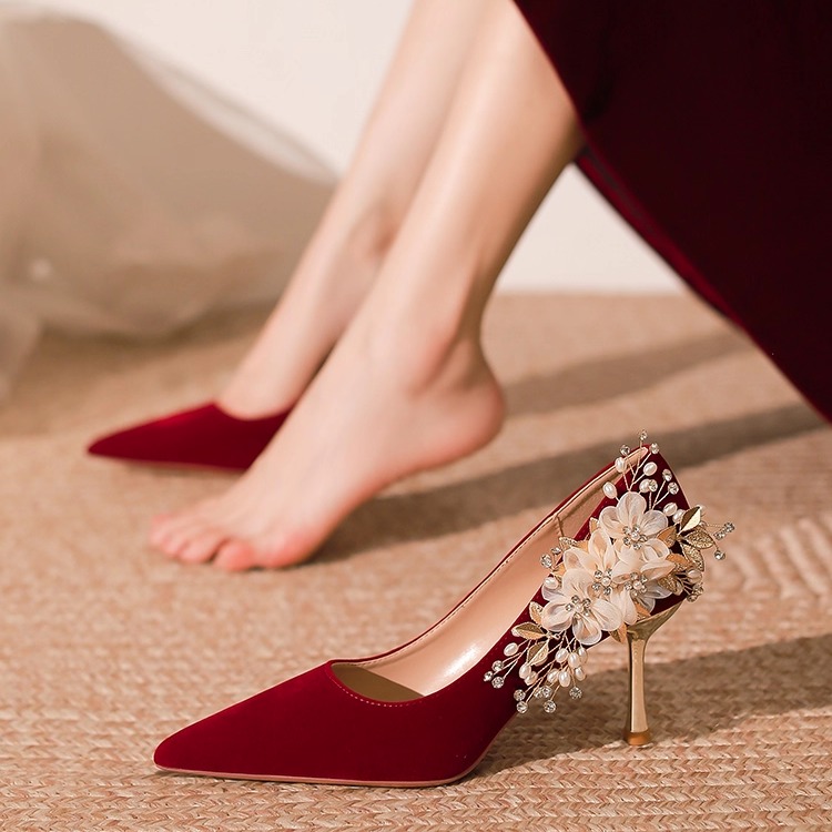 【高级感】订婚敬酒可穿高跟鞋