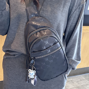 旅游防泼水尼龙胸包女2026新款 轻便牛津布斜挎包多口袋单肩斜背包