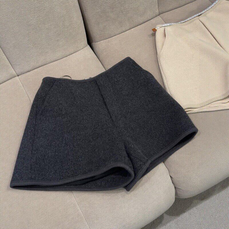 实拍~超显瘦~格雷系毛呢短裤是秋冬战裤！梨形身材姐妹也能放心穿