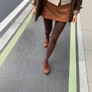 咖系连裤袜穿搭~高级显瘦不勒腿！复古又有气质~真的超有氛围感！