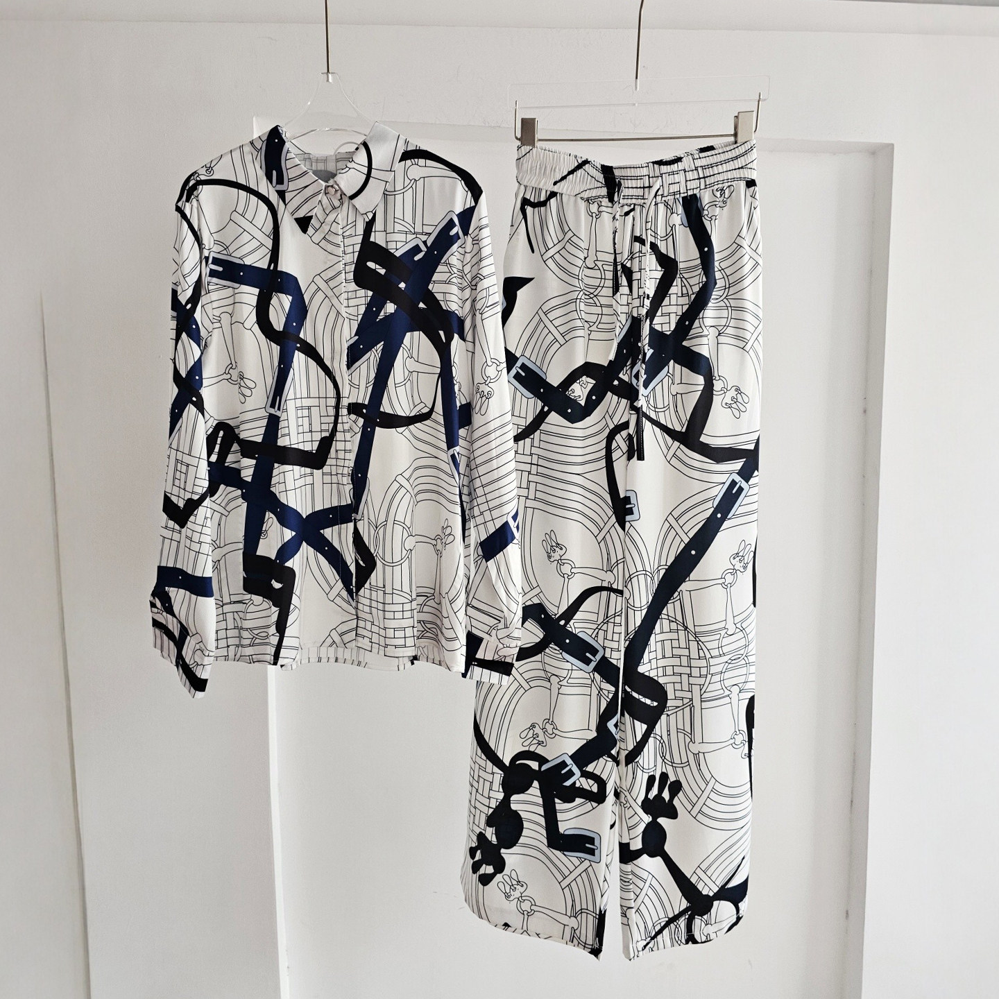 老钱马鞍花纹衬衫阔腿裤套装撞色H皮带印花高级感轻奢富婆两件套