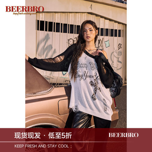 BeerBro 美式街头漏针字母印花毛衣女秋季斜肩宽松长袖毛织上衣