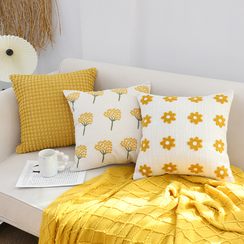 春田小花抱枕ins风卧室方枕床上用靠枕客厅午睡沙发抱枕套不带芯