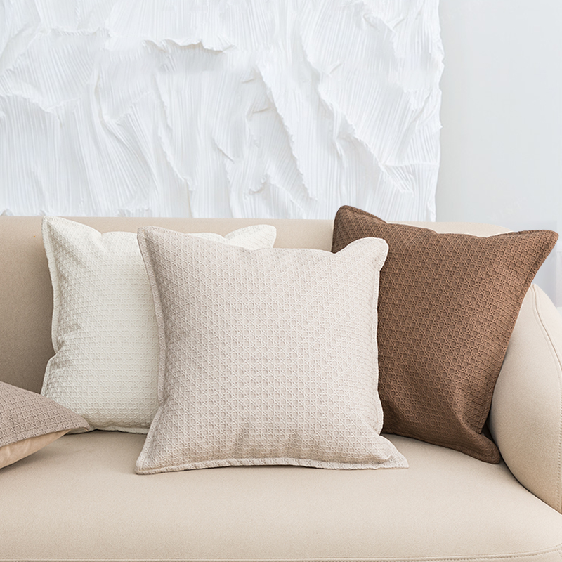 北欧风格卡洛藤编抱枕