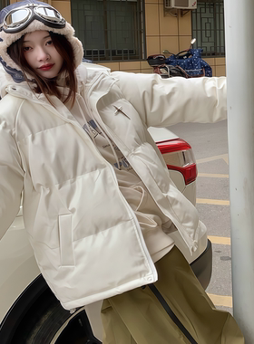 高级感白色PU皮羽绒棉服外套女