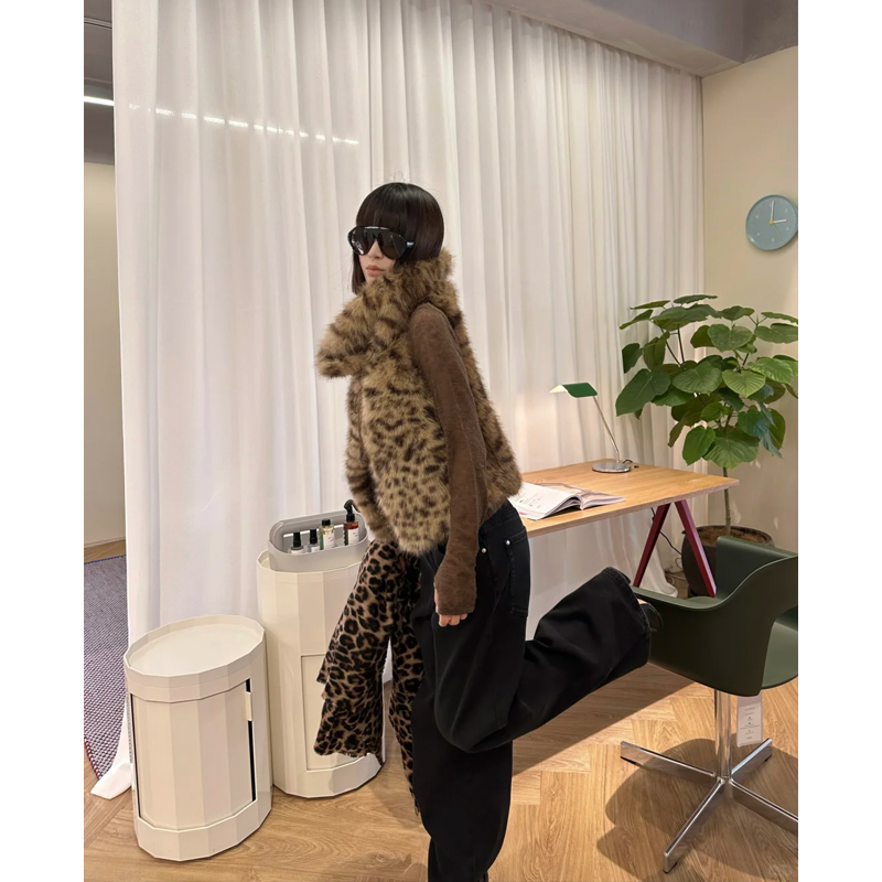 ASSAULT aw25一片式剪裁环保皮草马甲 灰咖/豹纹