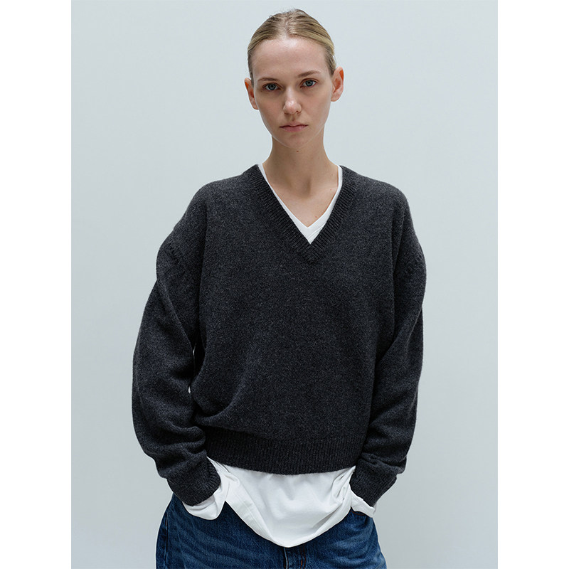 REPET秋冬复古深灰色V领毛衣