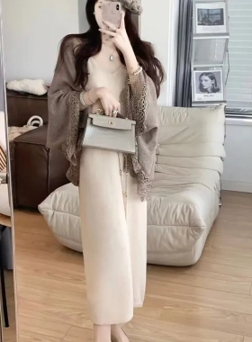 新款蕾丝高级感斗篷女秋冬花边针织洋气披肩轻奢钩花纯色开衫披肩