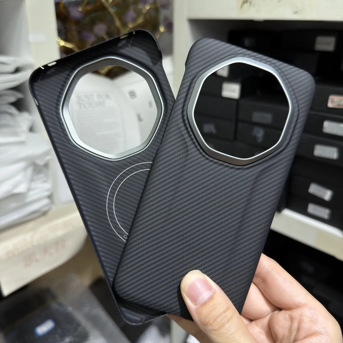 适用华为Mate80RS凯夫拉手机壳芳纶纤维碳纤维超薄金属框手机壳