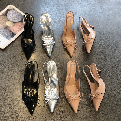 镂空蝴蝶结尖头高跟漆皮包头凉鞋