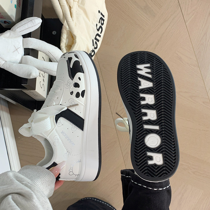 回力可爱奶牛厚底板鞋女设计感小众百搭休闲原创爆款kt猫小白鞋子