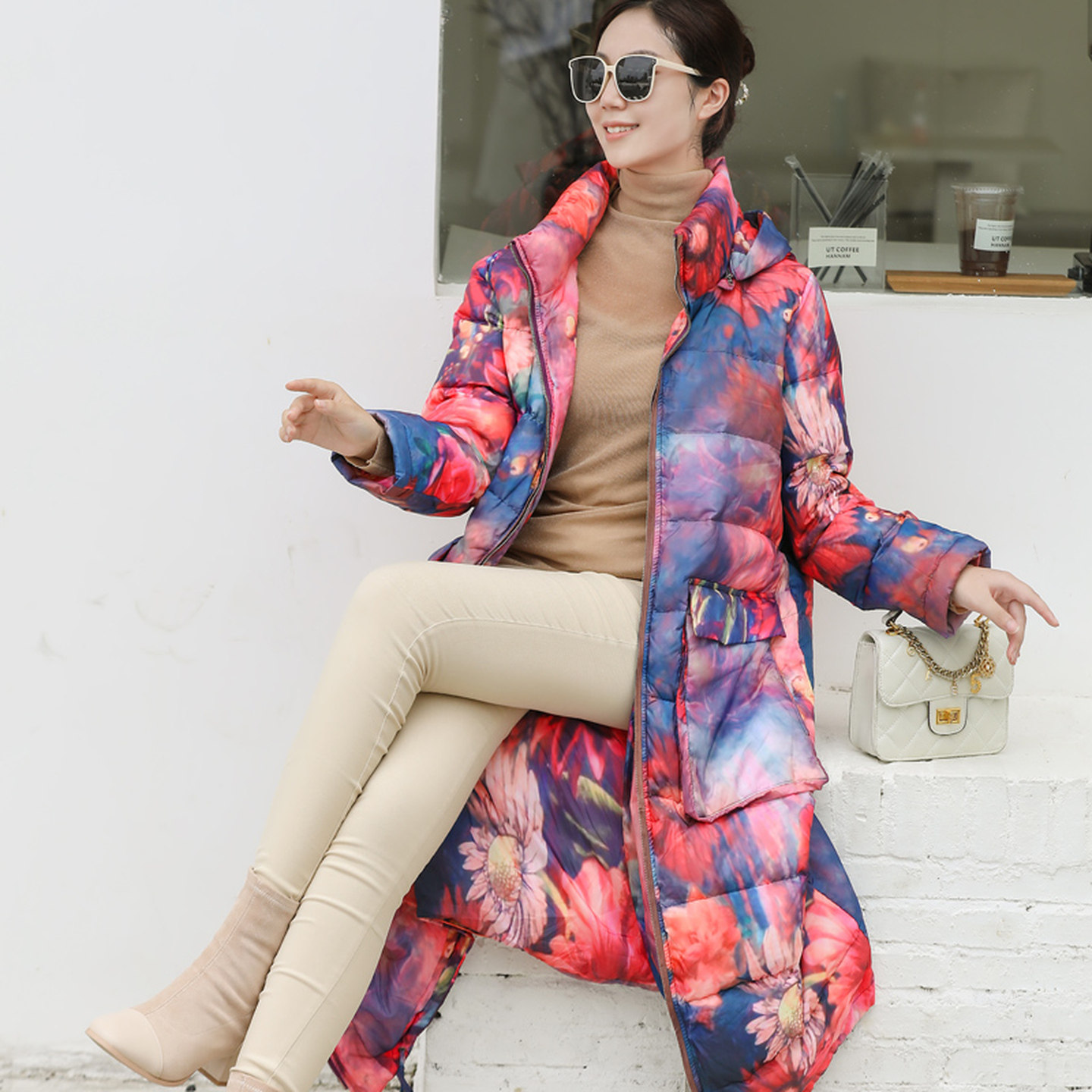 90白鹅绒羽绒服2025年新款大码女装宽松显瘦长款过膝轻盈保暖外套