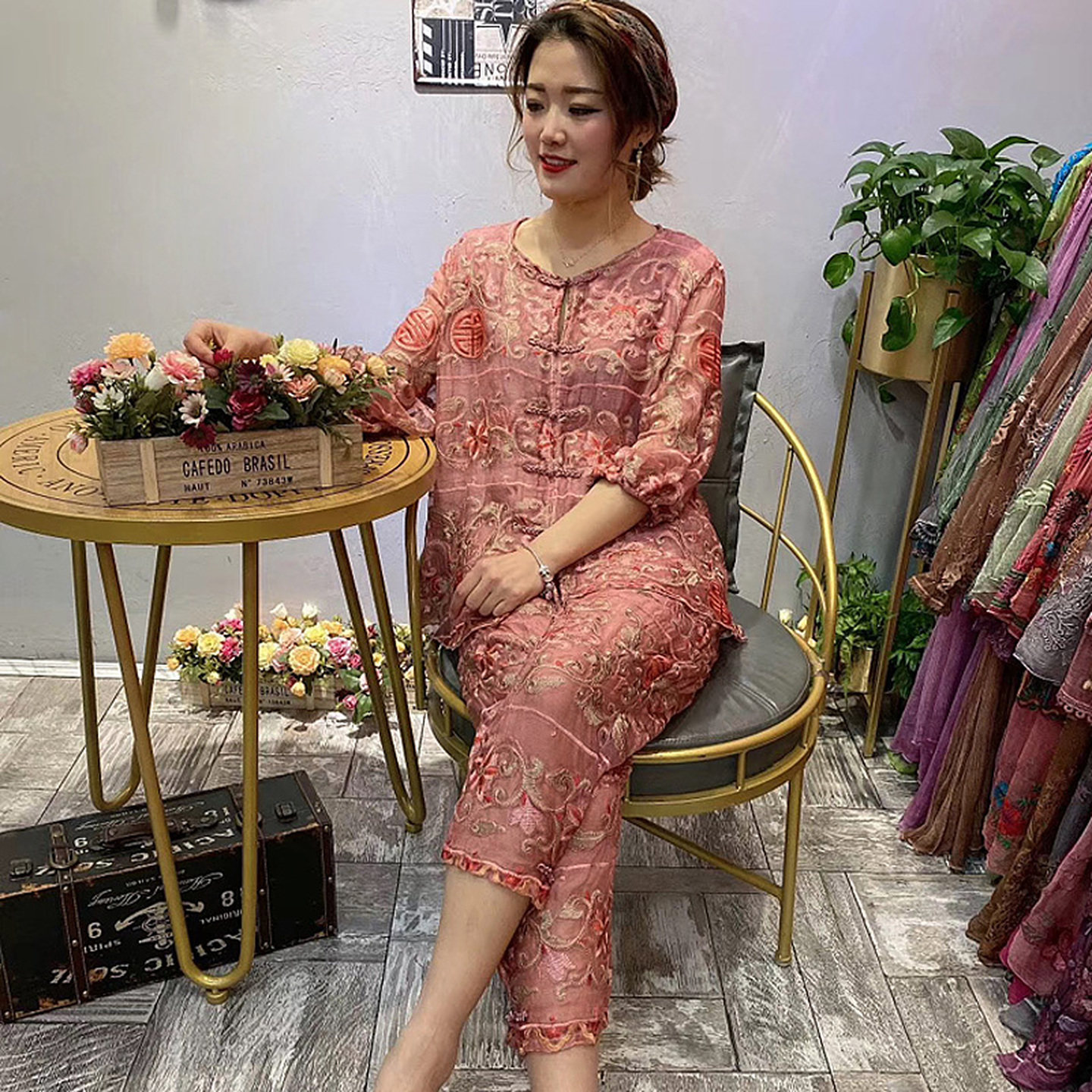 桑蚕丝套装女2026新款时尚妈妈洋气复古中国风盘扣真丝刺绣两件套