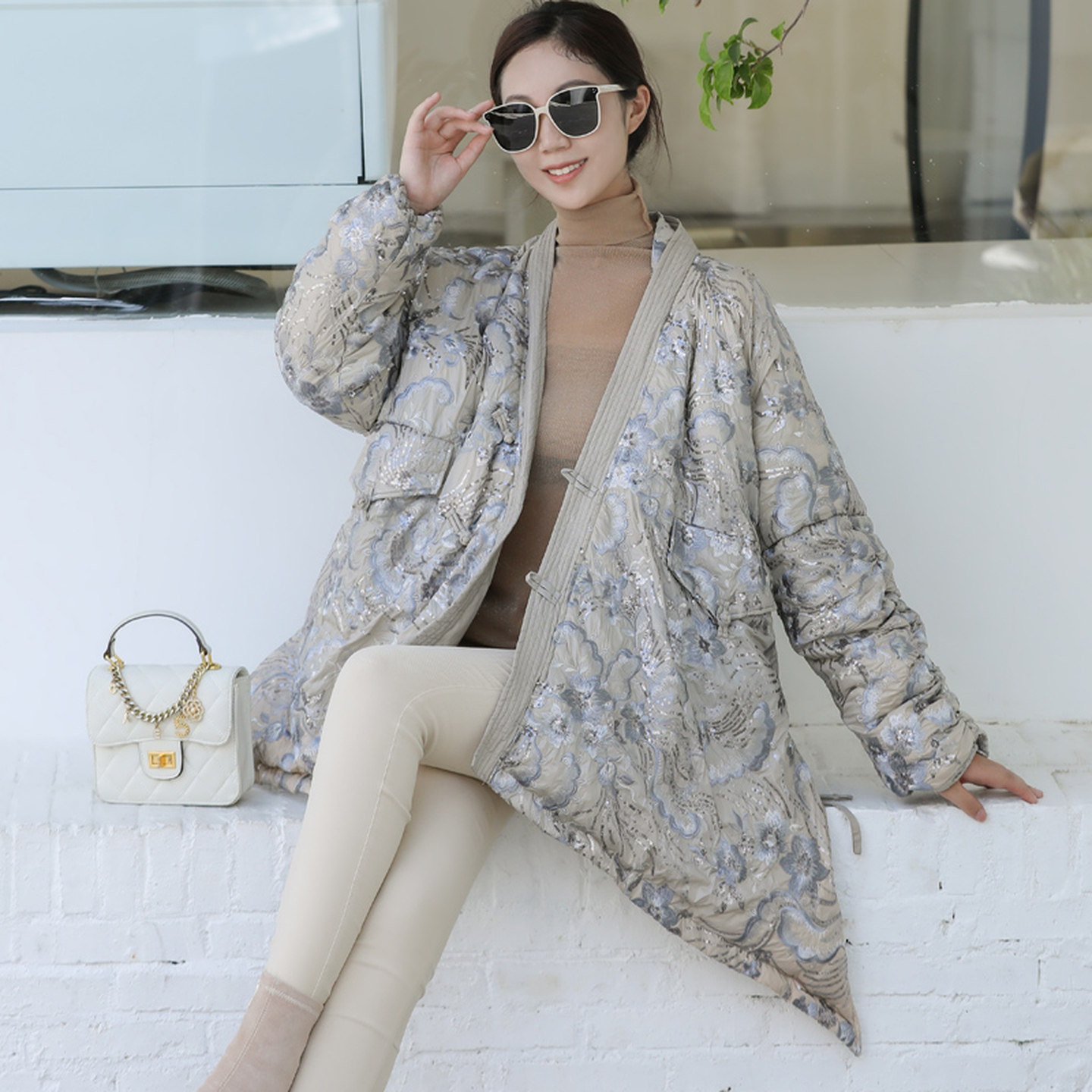 羽绒服女2026年新款冬季轻薄鸭绒小个子亮片刺绣大码胖mm短款外套