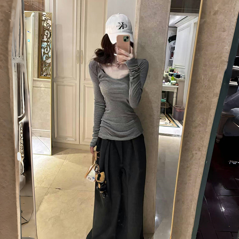 辣妹短款修身显瘦V领打底衫