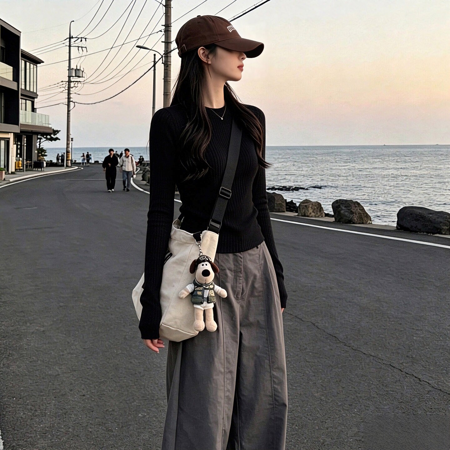 正肩圆领长袖T恤女秋冬内搭短款打底衫修身显瘦上衣简约百搭小衫