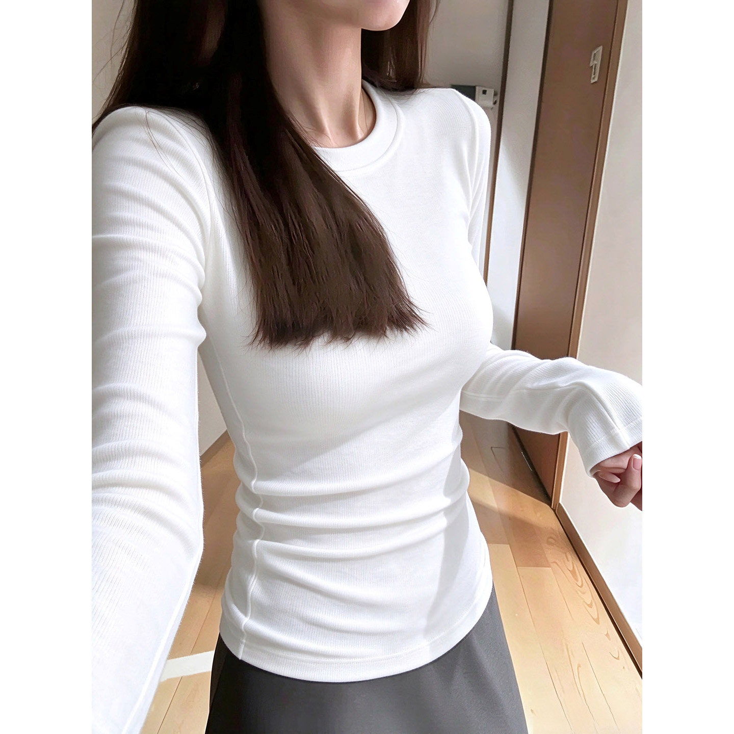 基础款圆领白色长袖T恤女春秋冬内搭短款打底衫修身百搭上衣小衫