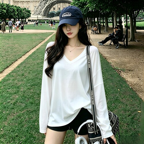 宽松百搭V领长袖T恤女